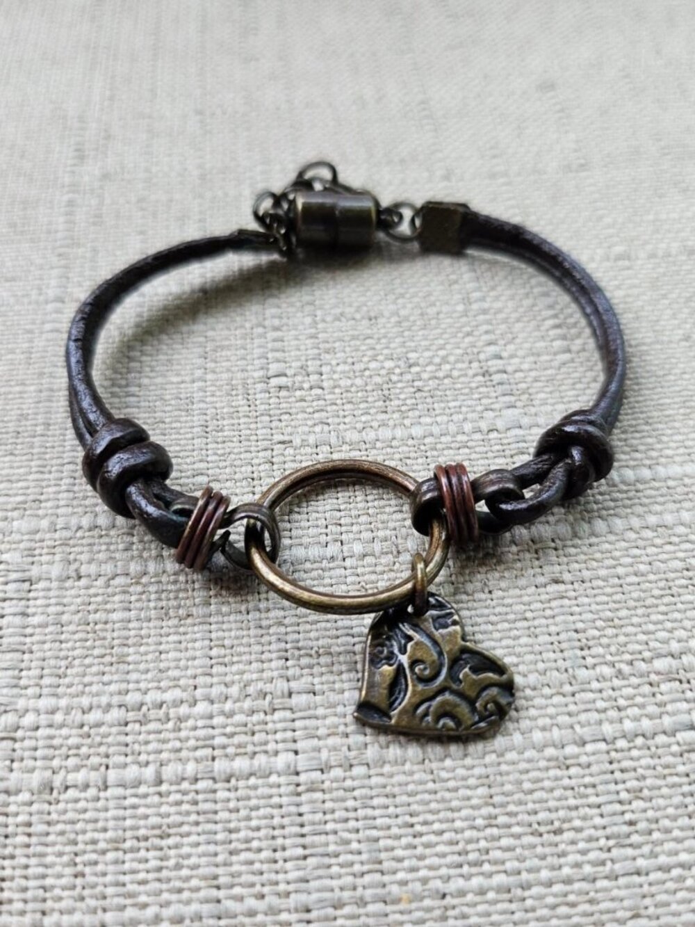 Vintage Bracelet Leather/Metal Wristband Fashion Jewelry Size 5.5 inches wrist